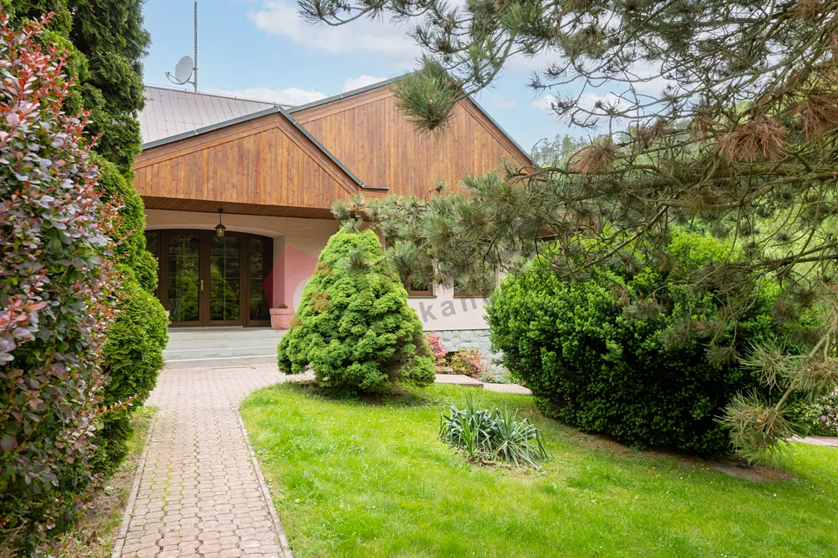 Prodej vily 386 m², pozemek 3822 m²